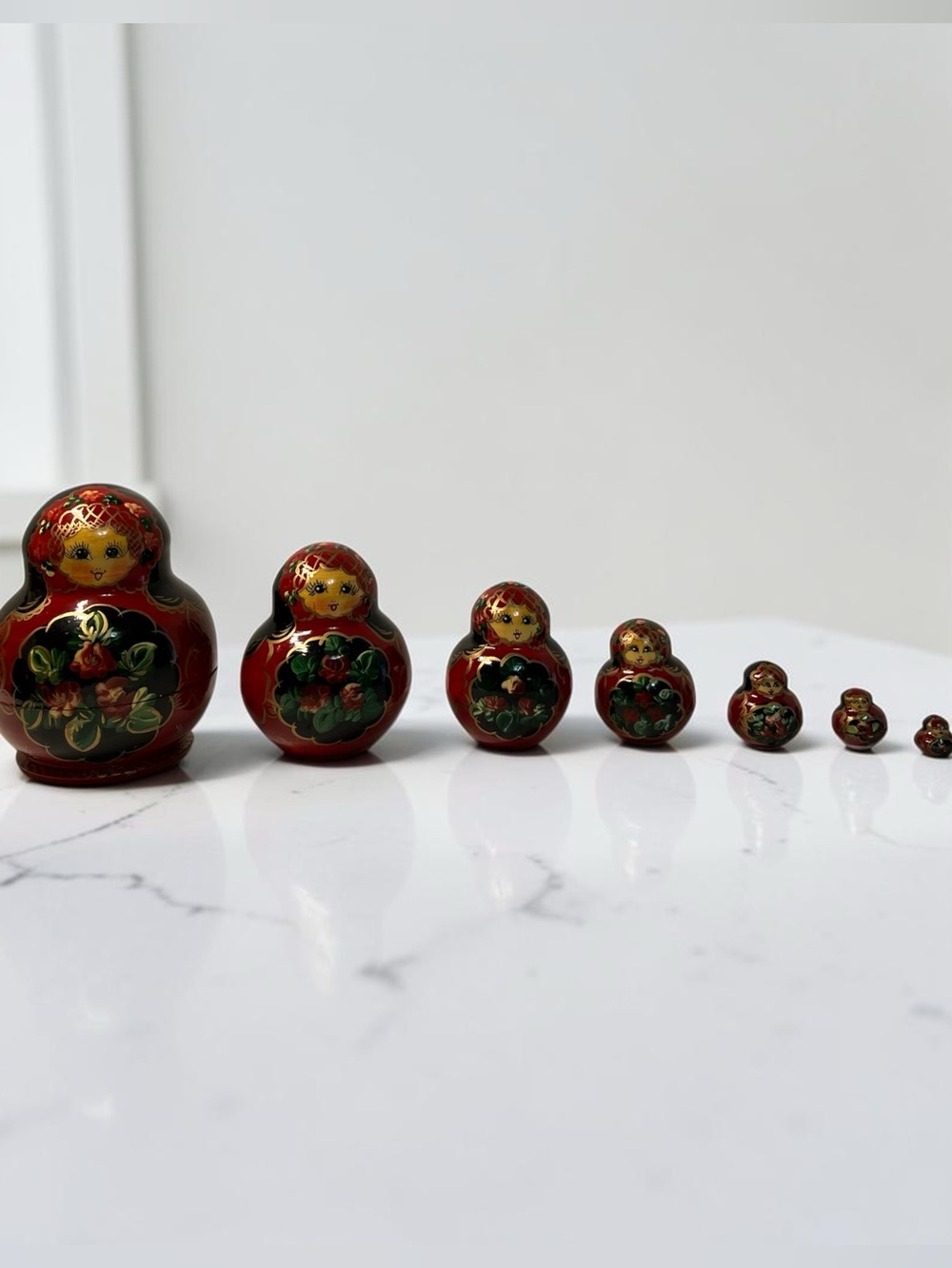 Vintage 1990s set of 7 Russian nesting dolls